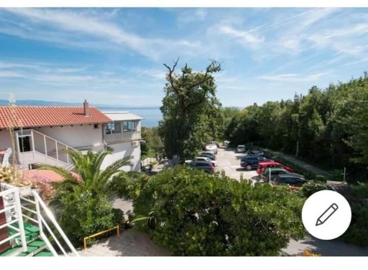 " Rooms Bela Salyna" Icici Exterior photo